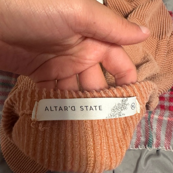 Pink crop top - Picture 1 of 3